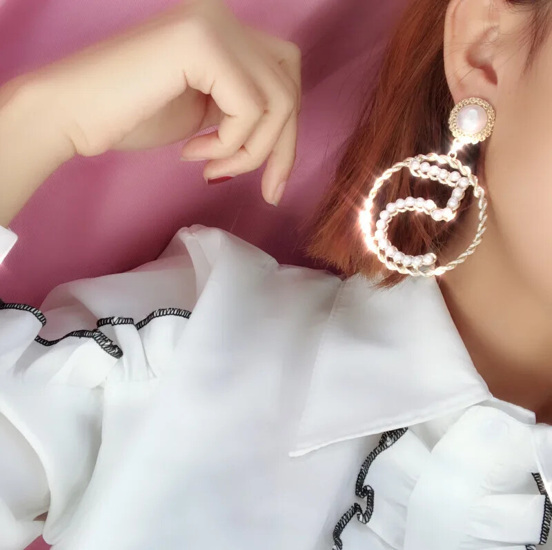 Texture Simple Metal Woven Hollow Ring Earrings Number 5 Pearl Earrings Female