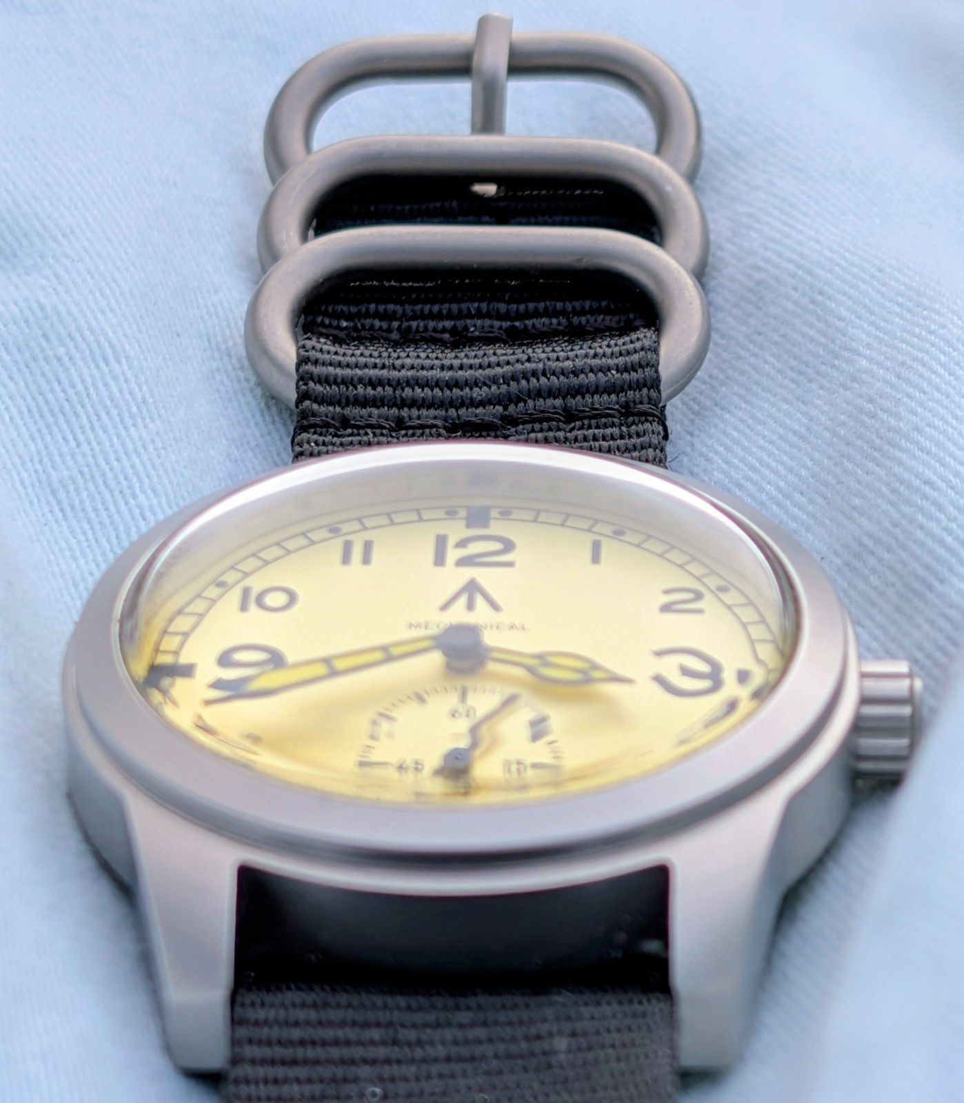 Mechanical Dirty Dozen Military watch Blasted Stainless steel blue 39mm