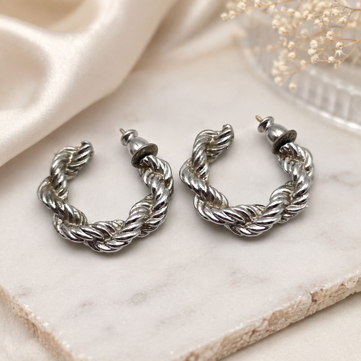 Monet Silver Tone Twisted Rope Chain Hoop Pierced Earrings 24mm Vintage