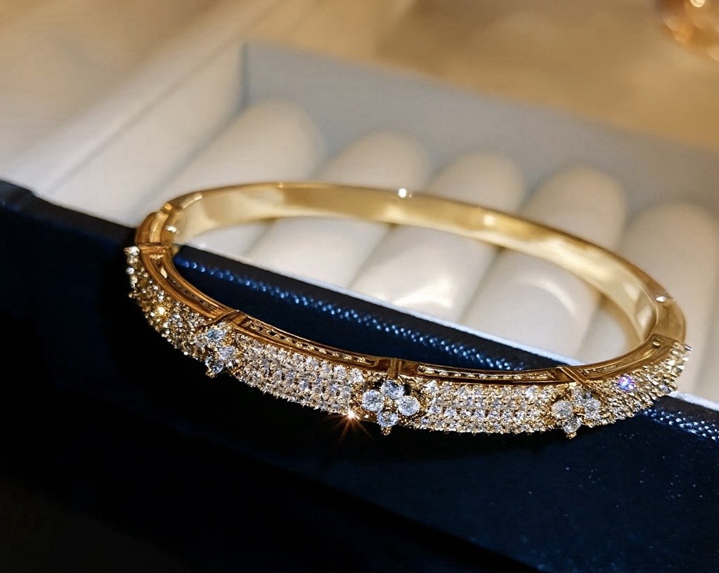 18K Gold Plated PVD Bracelet – Waterproof, Elegant & Durable Women’s Jewelry