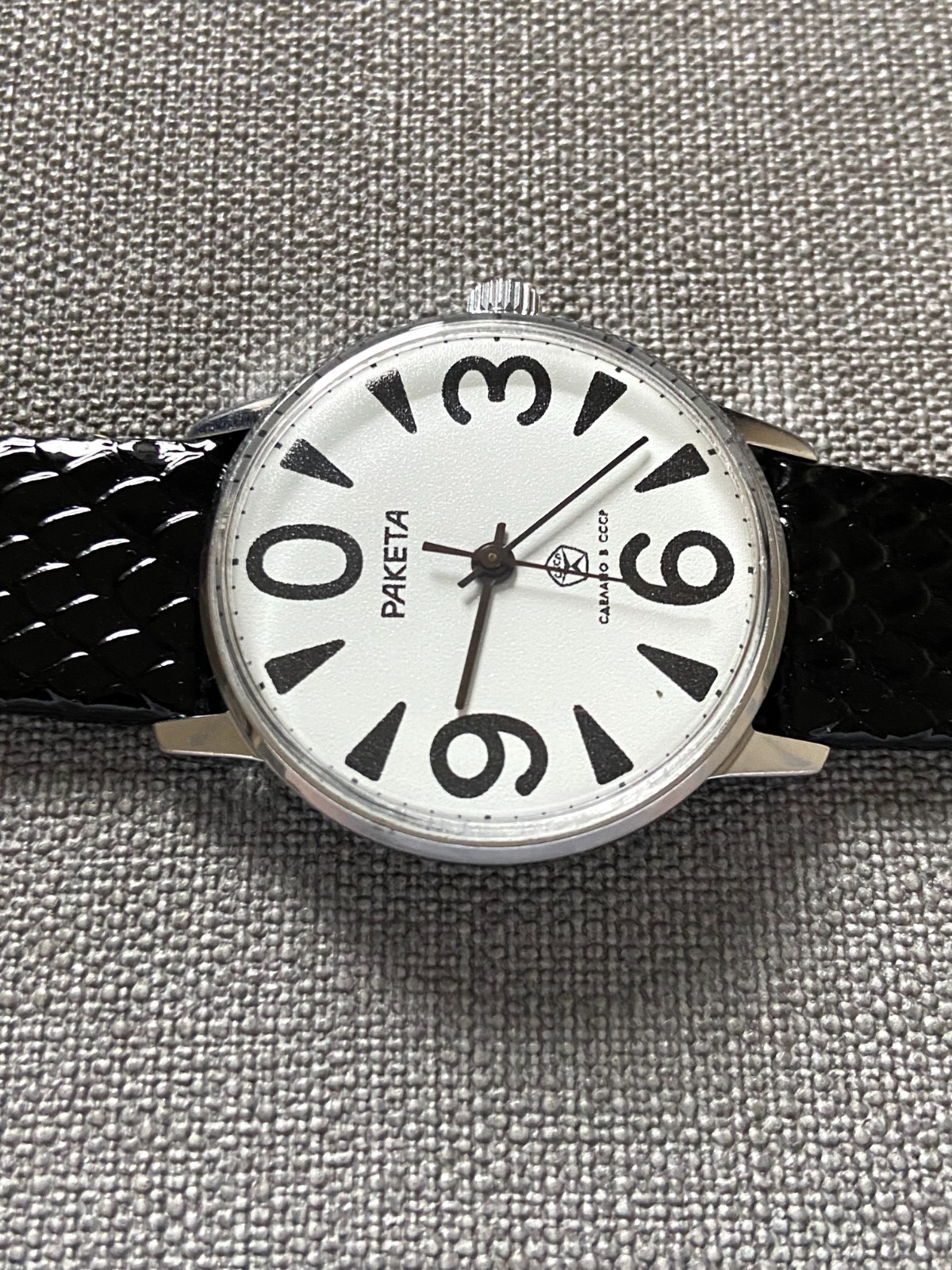RAKETA BIG ZERO Vintage Soviet Mechanical Men’s Wristwatch