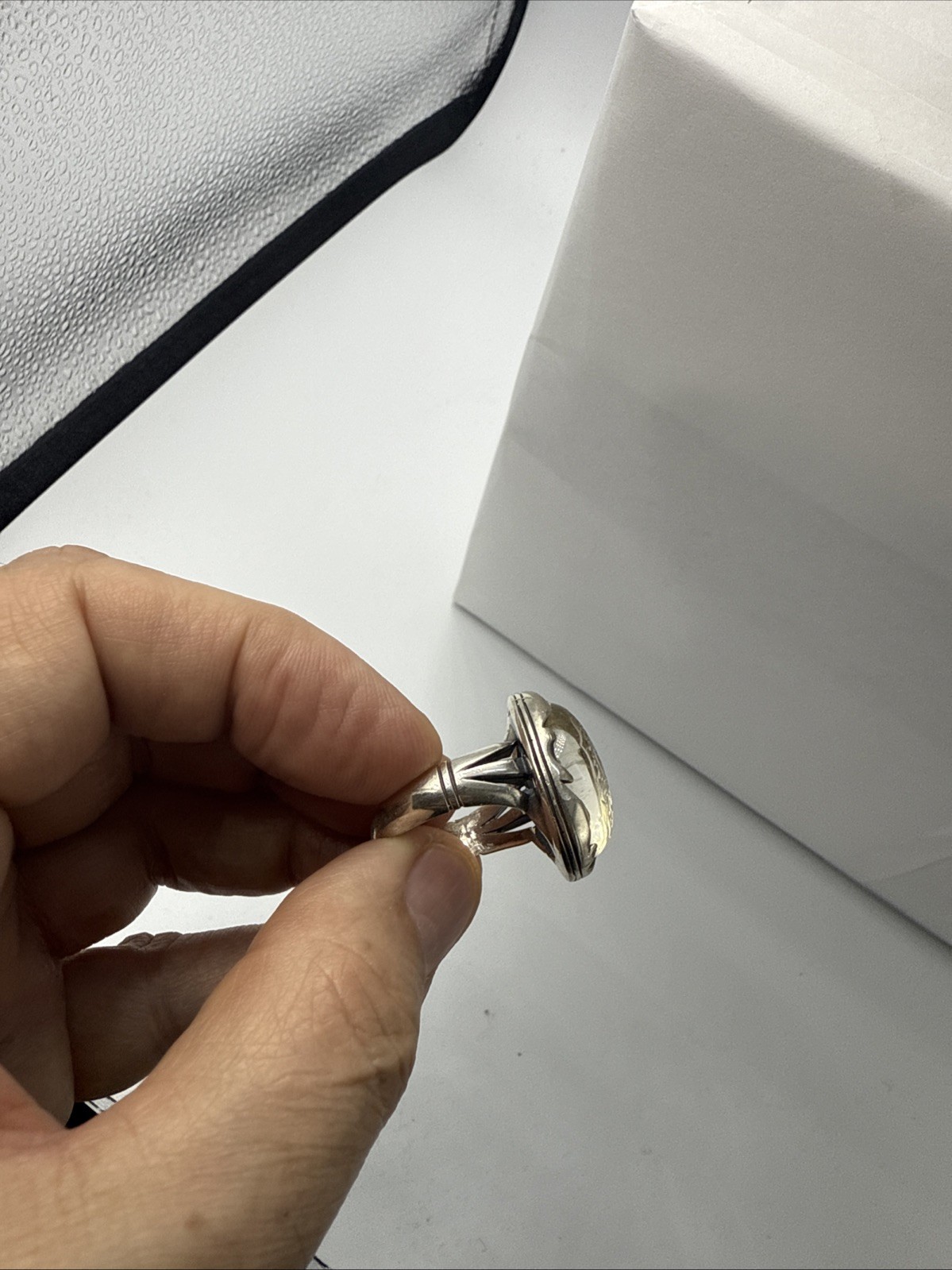 HAND ENGRAVED MEN’S RING مُلكُ الله ON A DOUR NAJAF نقش يدوي على النجف