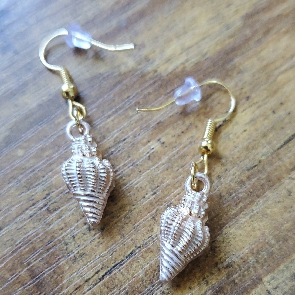Chic Gold-Toned Shell Earrings