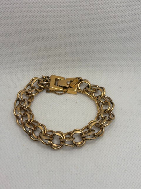 vintage Monet gold tone chunky bracelet with safety chain, 1.0oz.