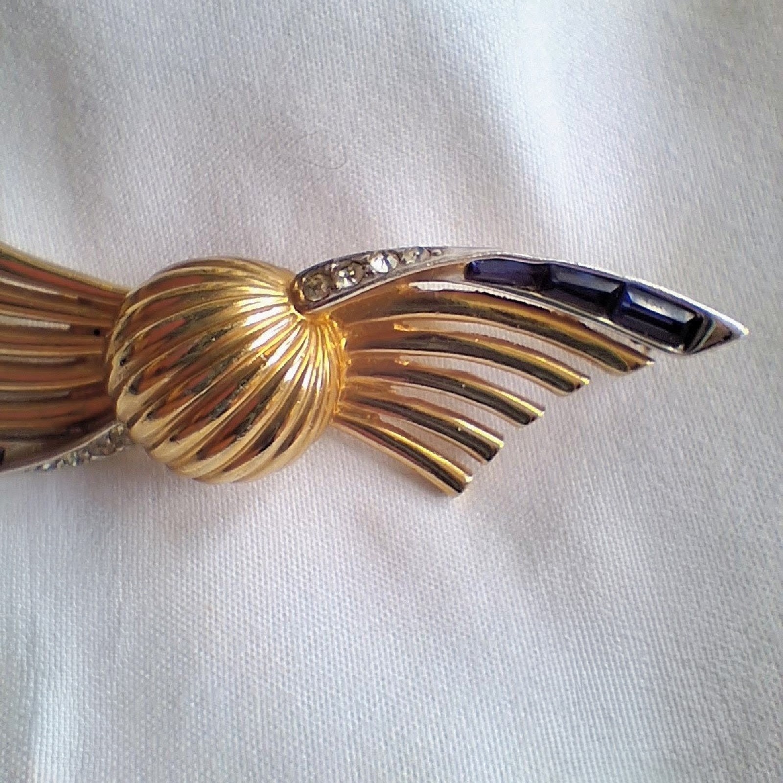 Vintage Marcel Boucher Signed #5425 Ribbon Brooch Pin Faux Sapphire Baguette