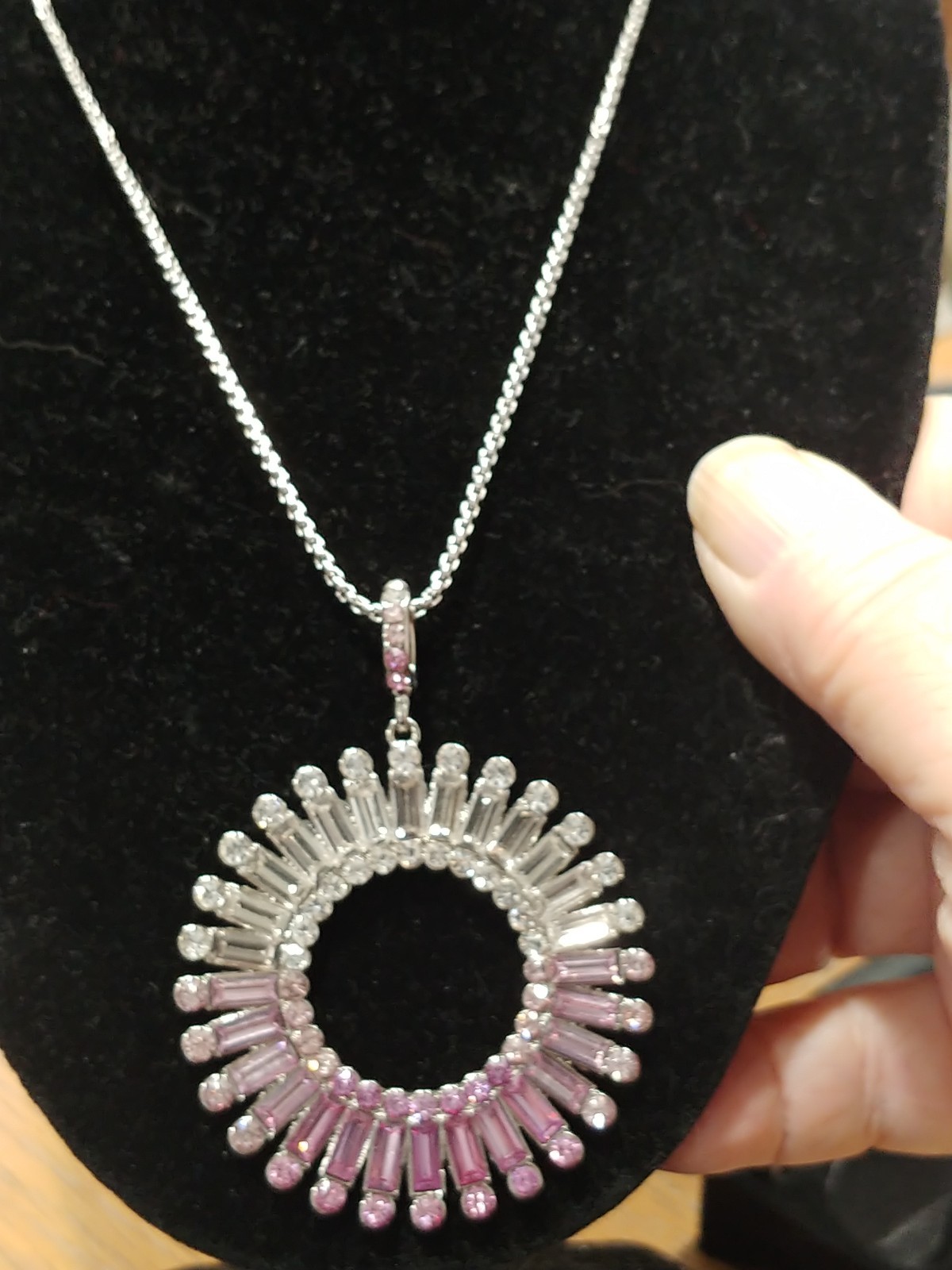stunning pink and white pendant and necklace