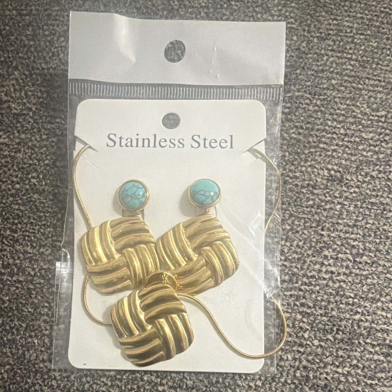 Gold Tone Stainless Steel Dangle Earrings: Round Turquoise Bezel, Hook