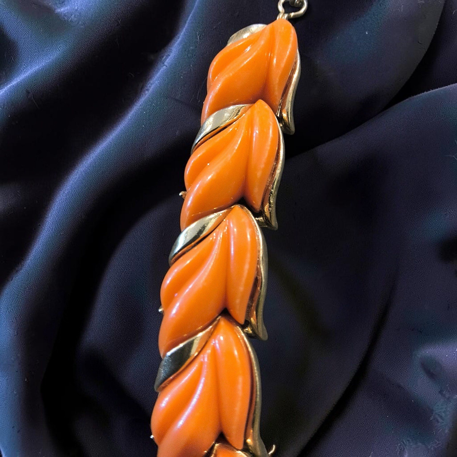 Vintage Dafri Orange Thermoset Lucite Leaf Choker Necklace Mid Century MCM 15″