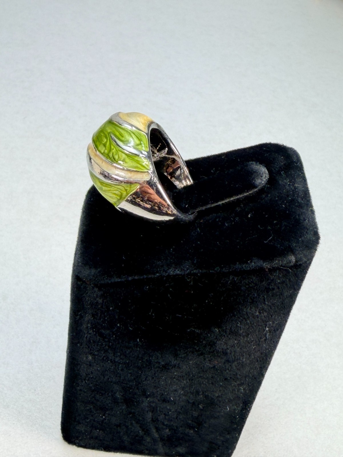 Green Enamel Swirl Statement Ring Silver Tone Modern Wide Band Fashion Jewelry