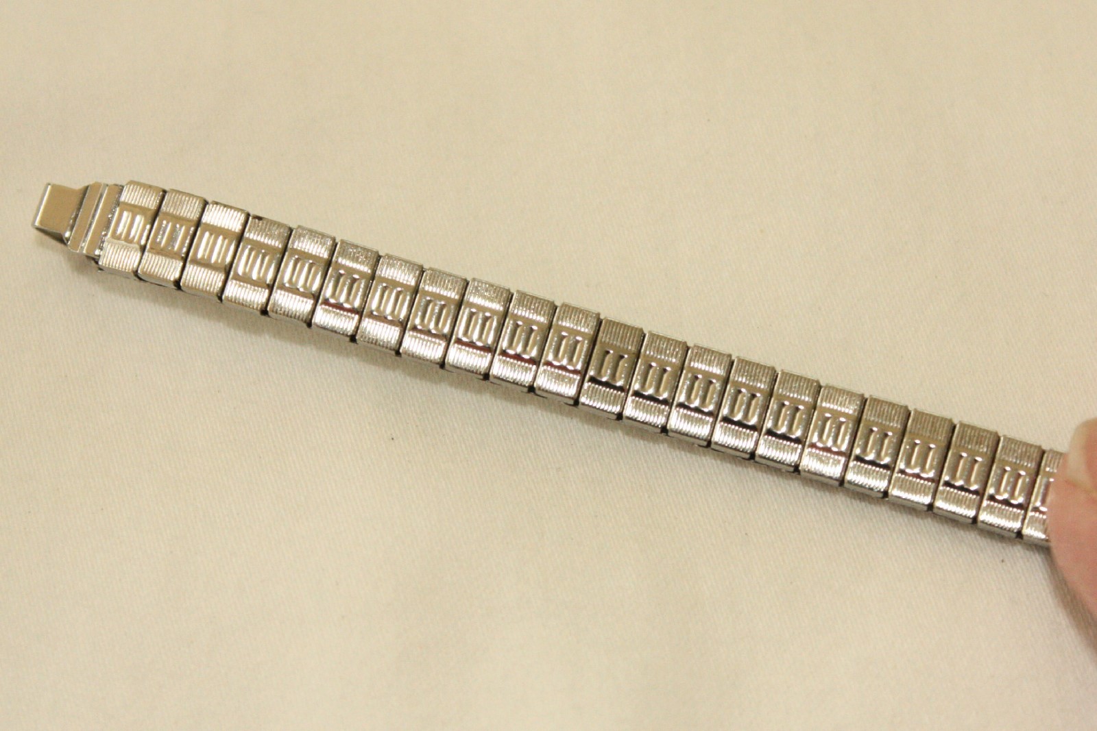 Ladies Replacement Stretch Expansion Watchband for Native American Watch Tips