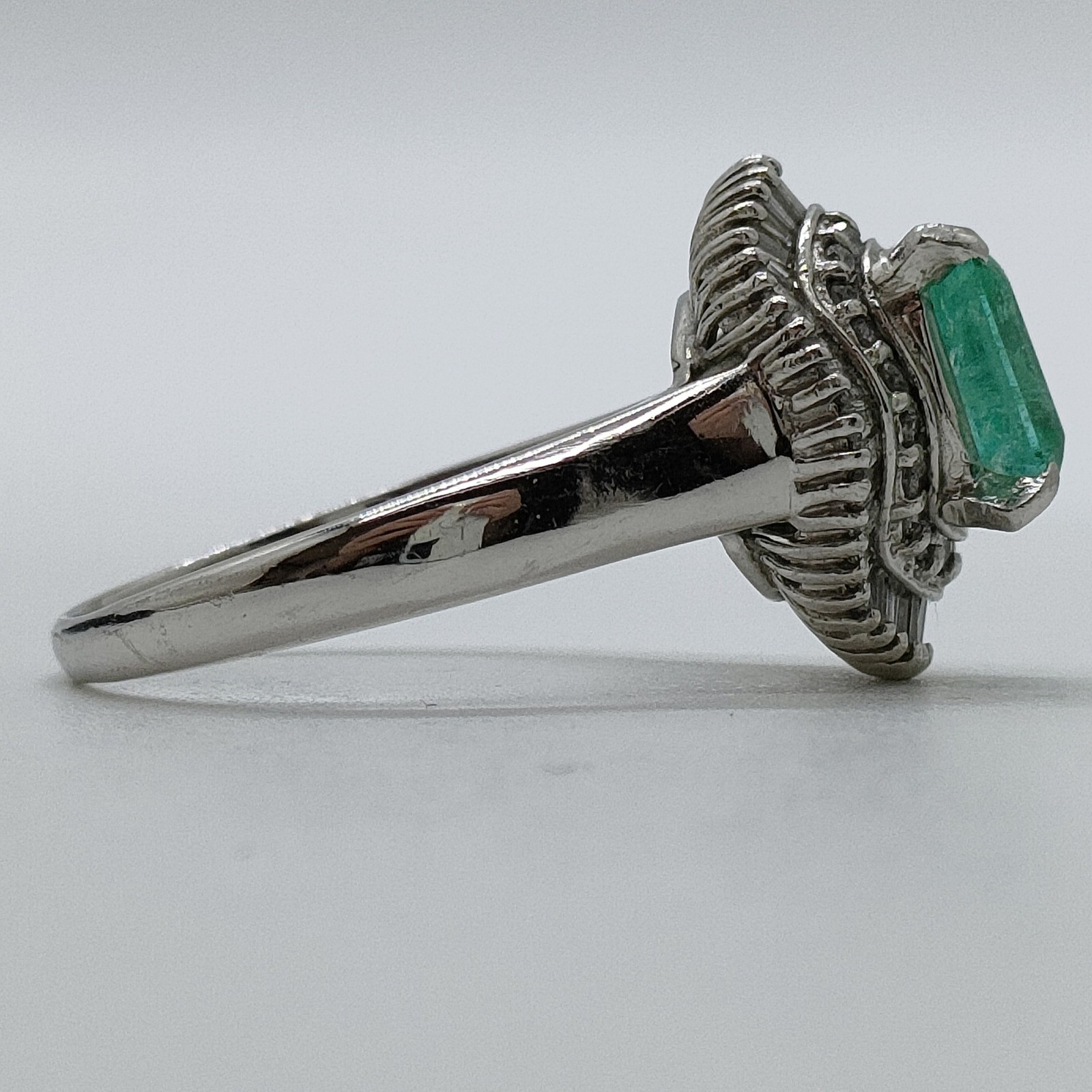 Jewelry Ring Emerald 1.35ct Platinum 2336019