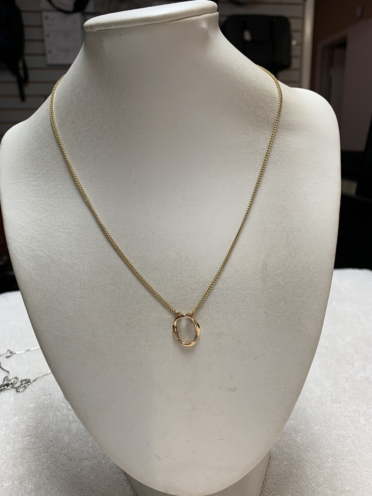 18K Yellow Gold Tane Link Oval Pendant Chain Necklace (17″) – 7.7 Grams