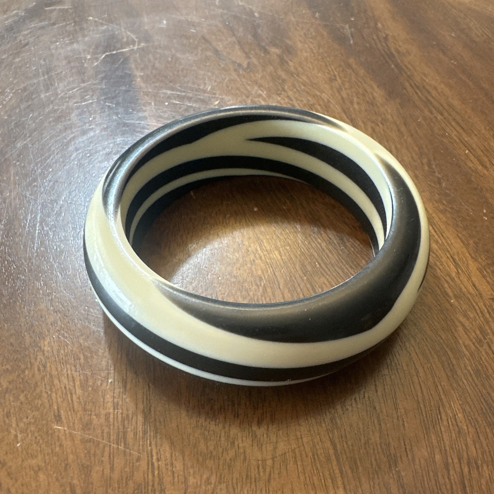 Vintage Acrylic Resin Black and Cream Swirled Bangle Bracelet
