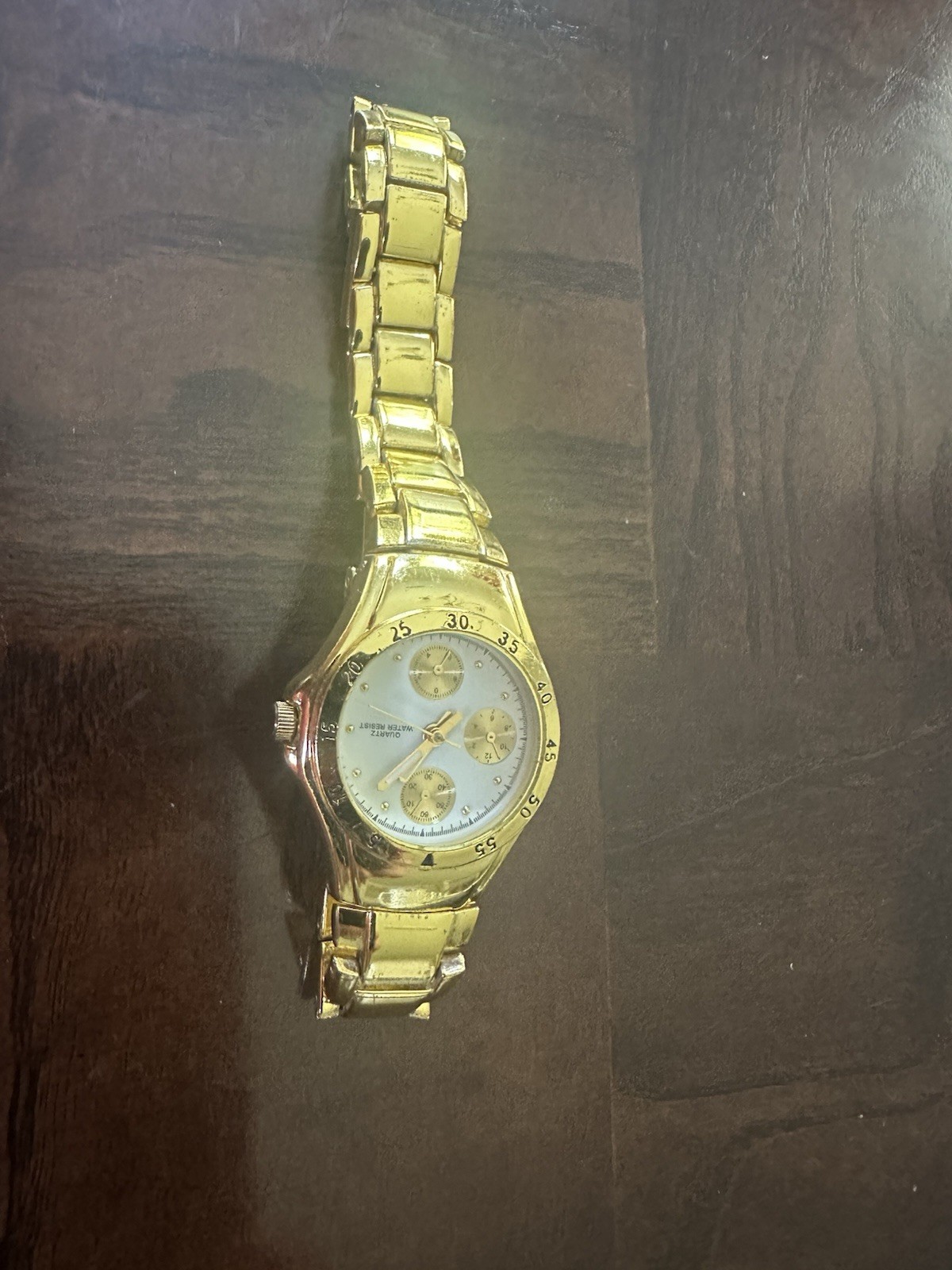 Quartz Analog Watch White Dial Gold Case Dot Indexes Gold Metal Bracelet