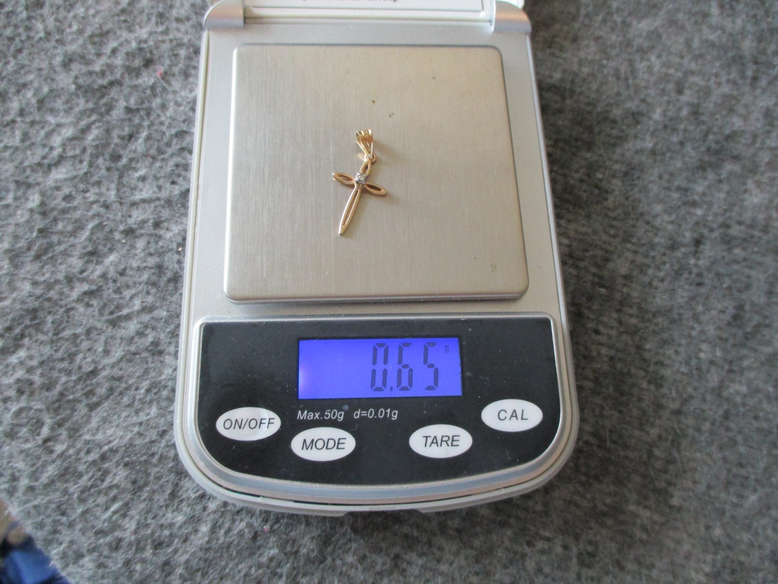 14K YELLOW GOLD MICHAEL ANTHONY DIAMOND CROSS PENDANT – 0.65g