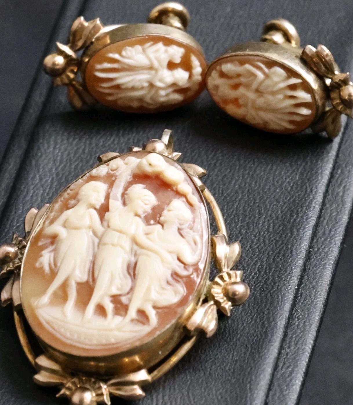 Van Dell Gold Filled CAMEO Brooch Pin Pendant w/ Earrings – Three Graces – WOW