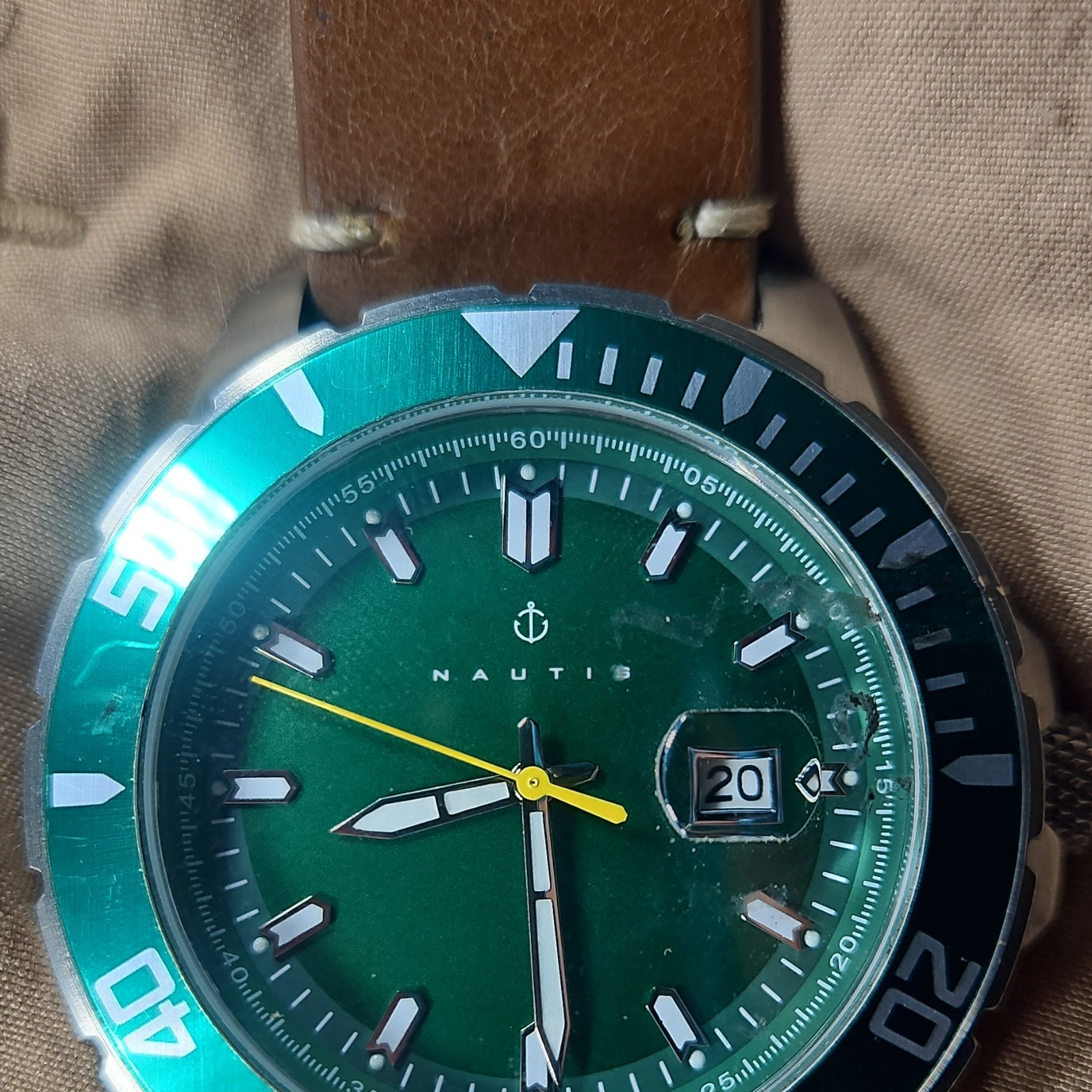 Nautis Diver Quartz Watch 200m 20ATM Green Dial Date Brown Leather Strap