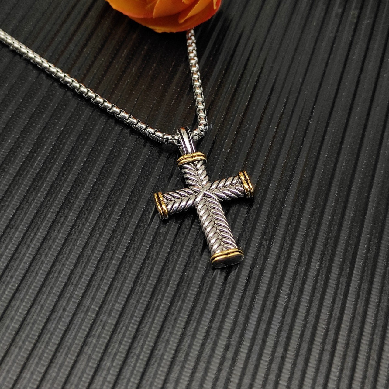 David Yurman 925 Sterling Silver 18K Gold Chevron Cable Cross Pendant Necklace