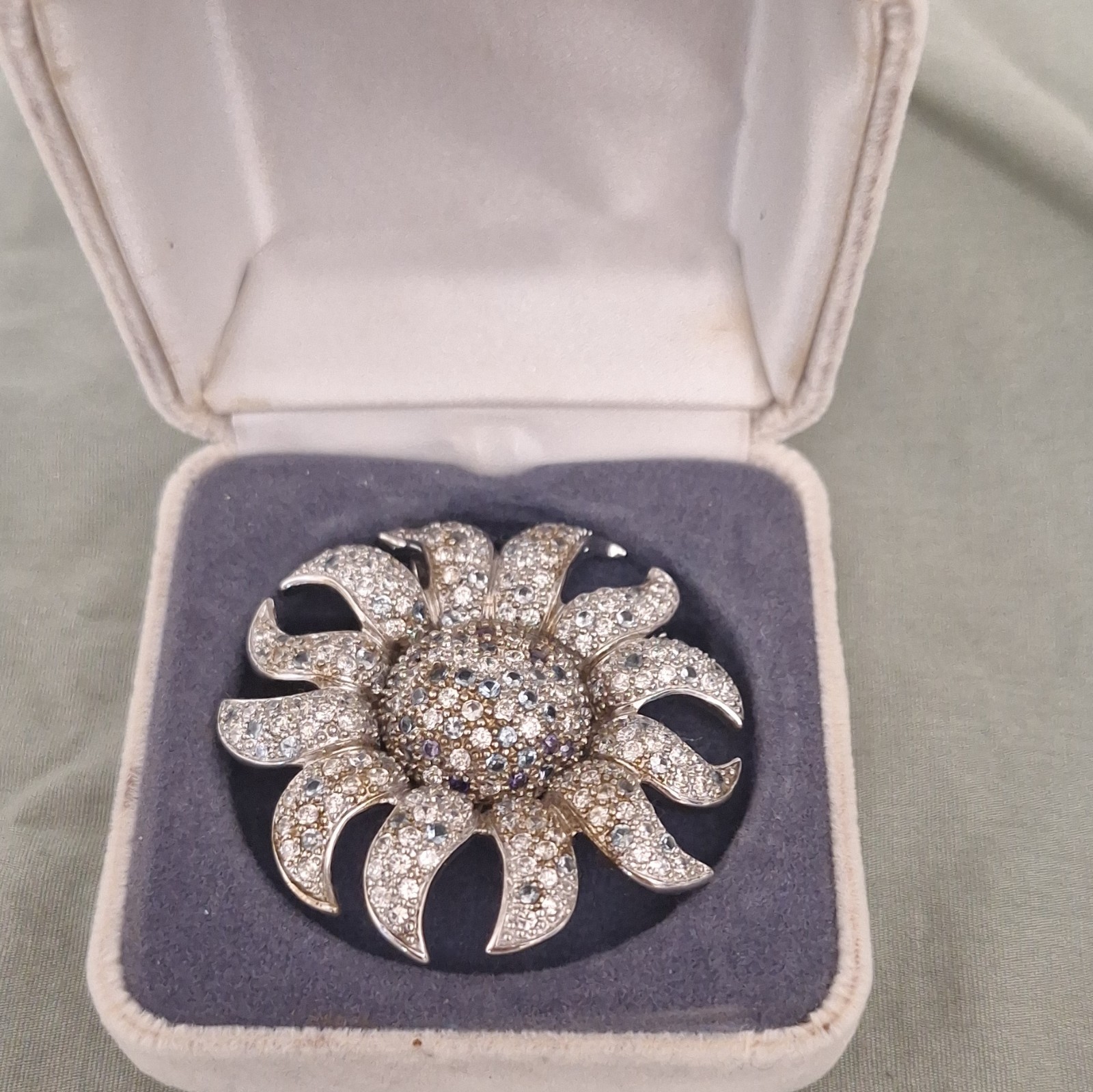 Silver Tone Flower Swirl Brooch Pin Clear Crystal Rhinestones Pavé Setting