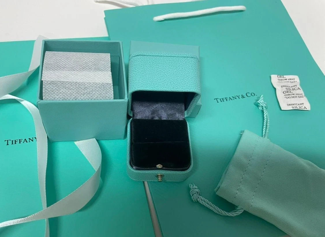 Tiffany & Co Engagement Ring Box + Outer Box + Pouch + Certificate + Folder +Bag