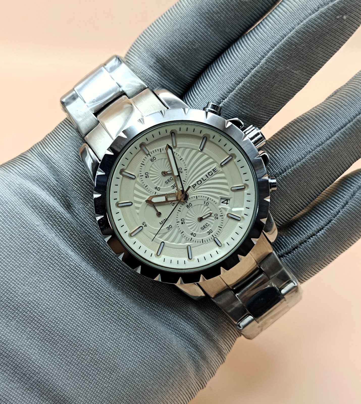 Police Date Indicator Off White Dial Analog Refurbished Men’s Wrist Watch