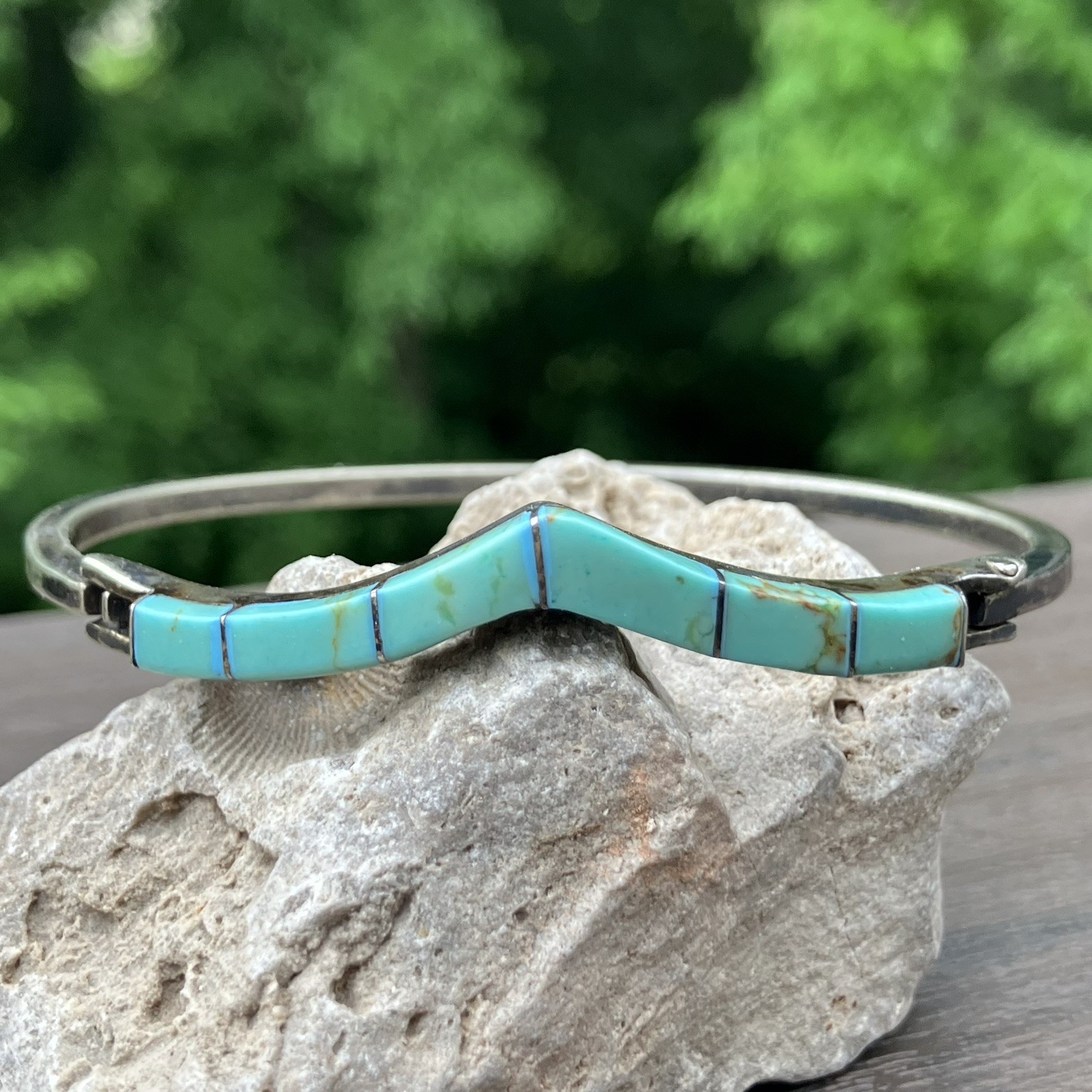 Vintage Mexico 925 Sterling Silver Turquoise Inlay 7 3/4” Hinged Bangle Bracelet
