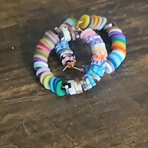 Multicolor Plastic Beaded Hoop Earrings, Round Disc Beads, Hook Closure