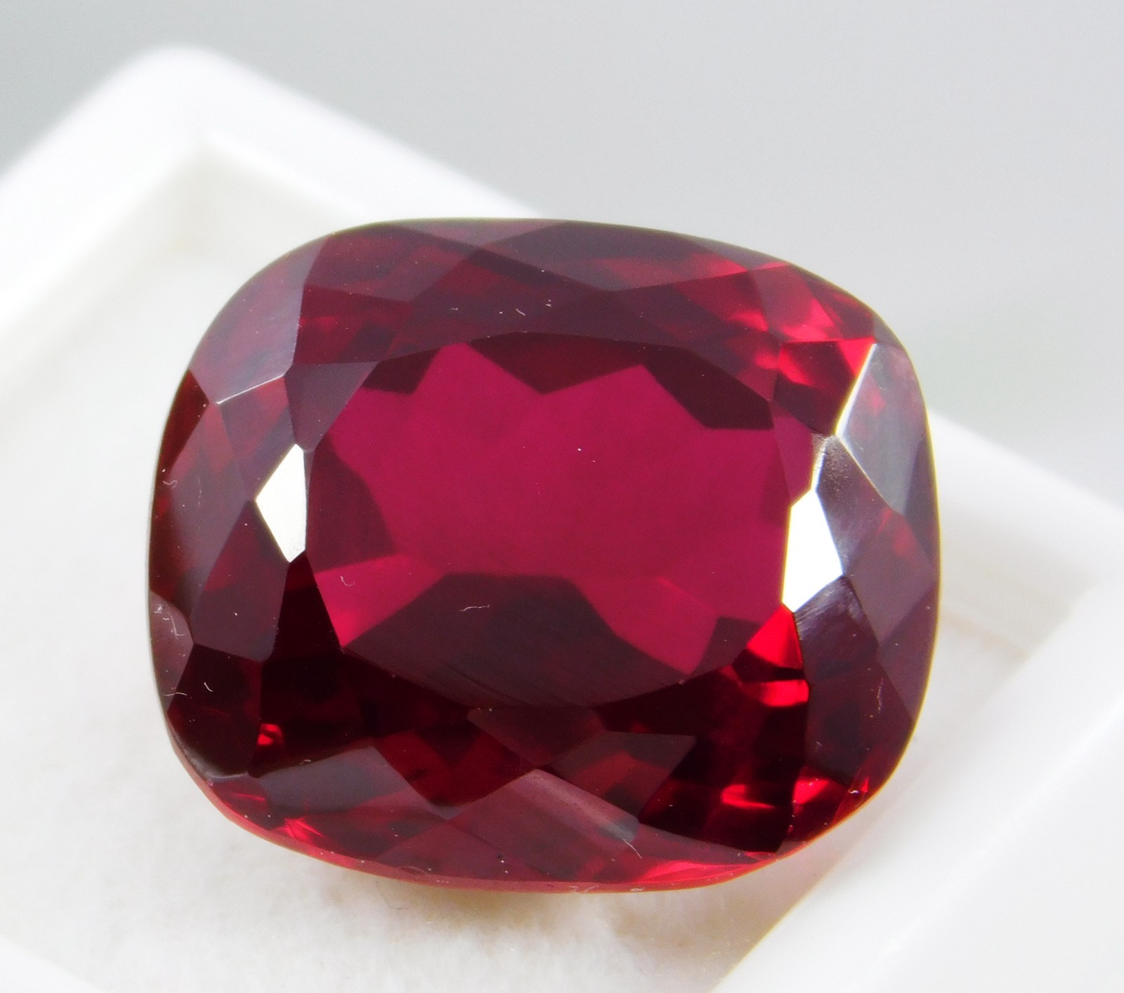Certified 24.40 Ct Natural Burma Pigeon Blood Red Ruby Loose Gemstone Unheated