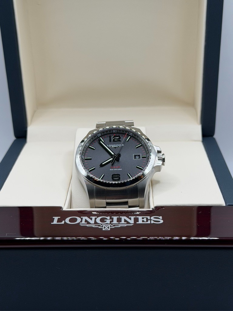 Longines Conquest V.H.P. – Pristine – Full Set – Stainless – Swiss Quartz – 41mm