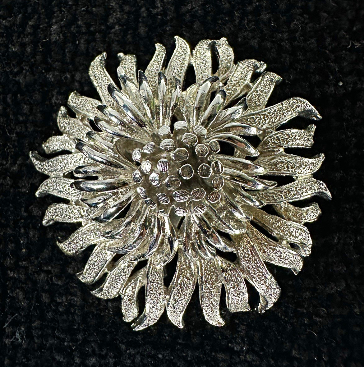 Vintage Coro Signed Silver Tone Metal Flower Brooch Pin Flowers & Plants Theme