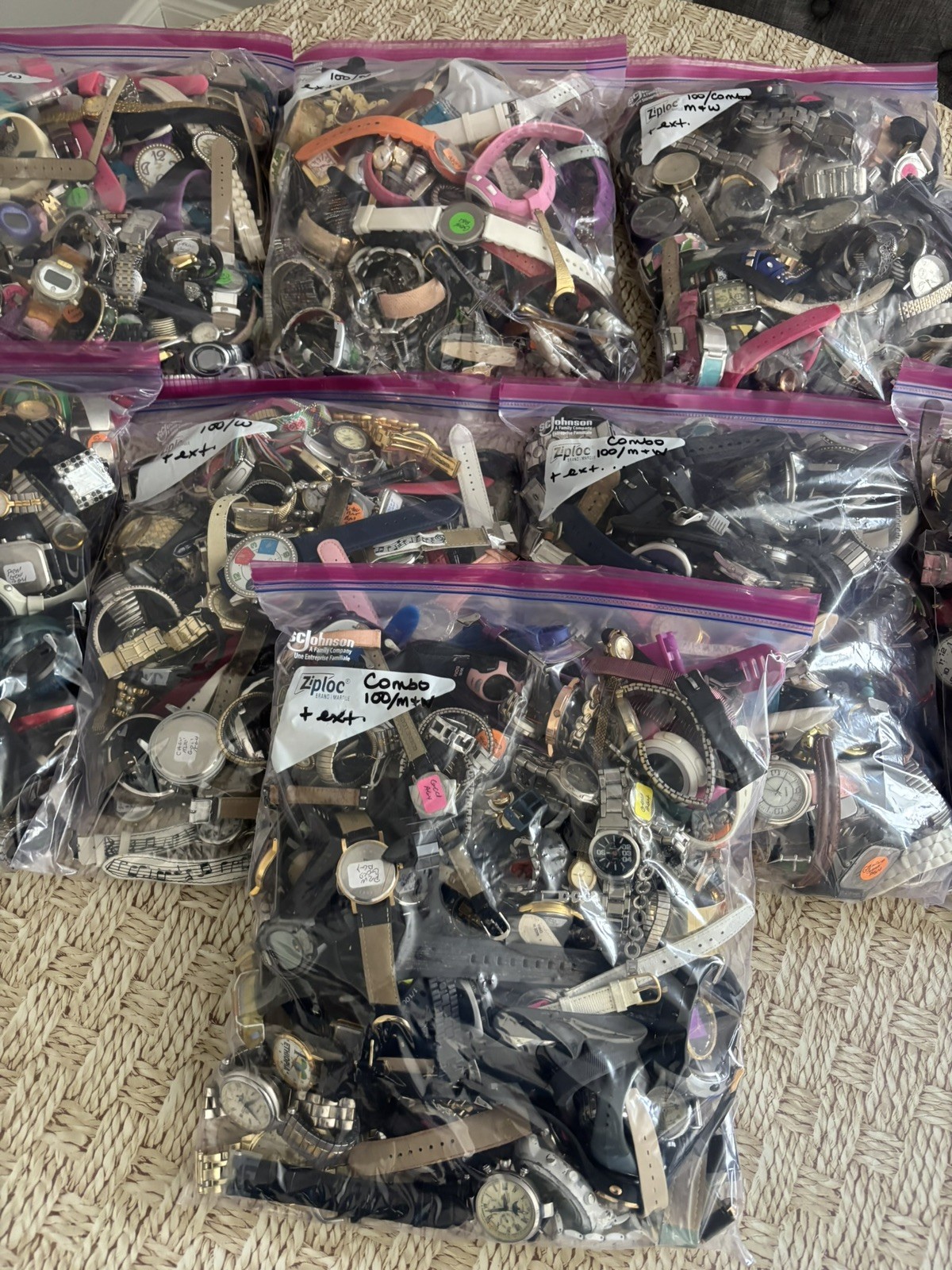 Bulk Mixed Lot Assorted Wristwatches with Watch Bands/Straps, Unisex Adults