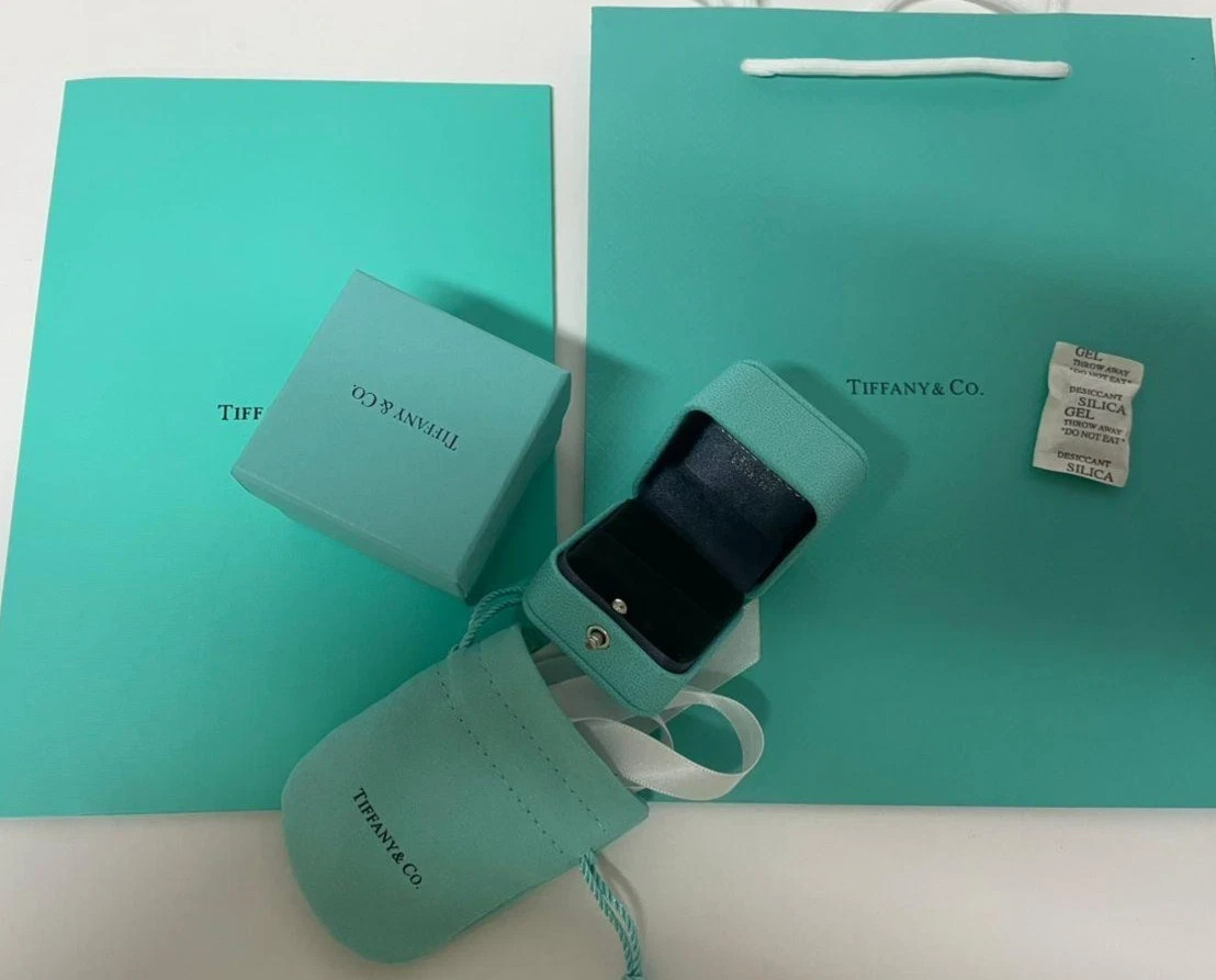 Tiffany & Co Engagement Ring Box + Outer Box + Pouch + Certificate + Folder +Bag