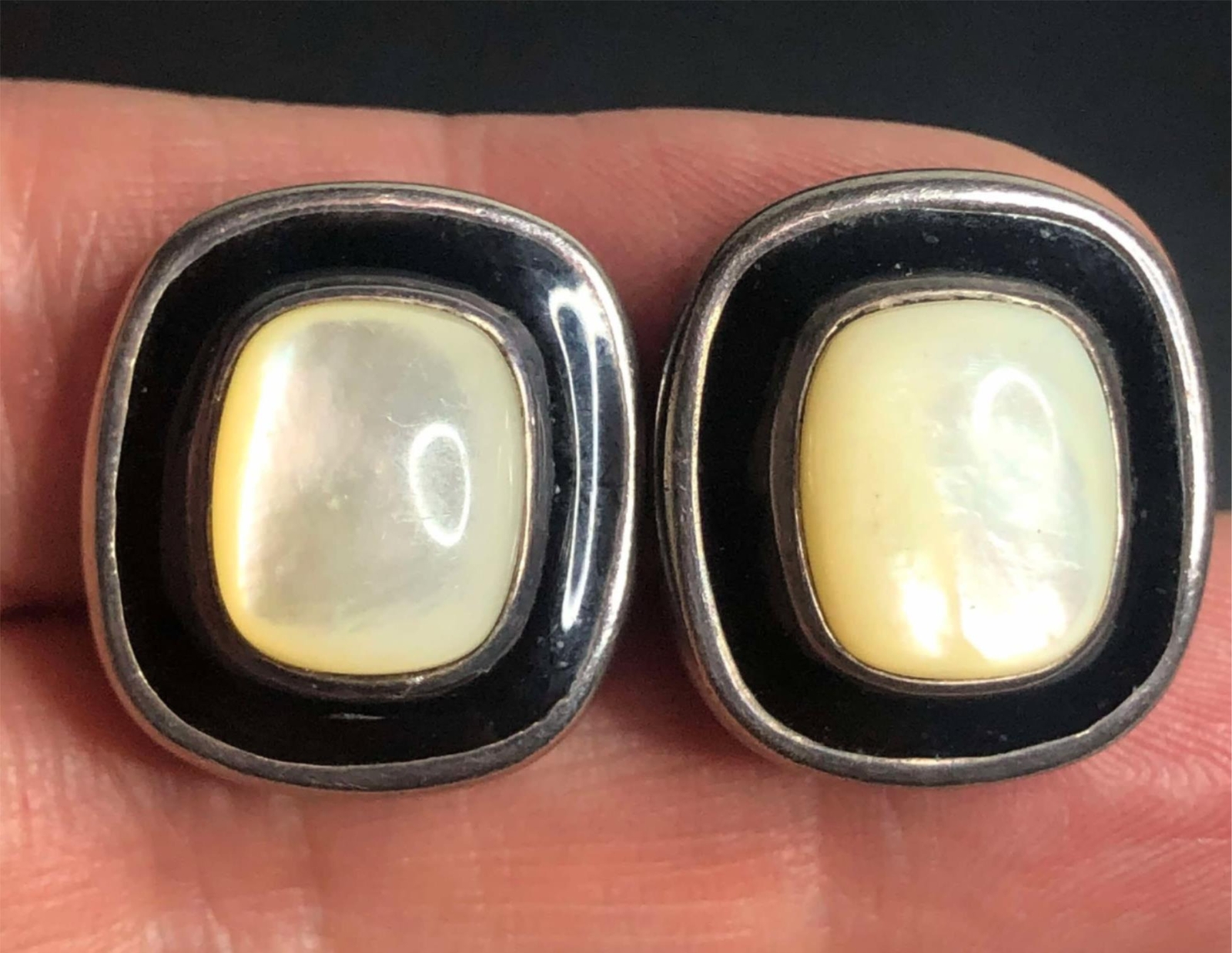 2342 Joseph Esposito ESPO sterling 925 heavy mother of pearl clip-on earrings