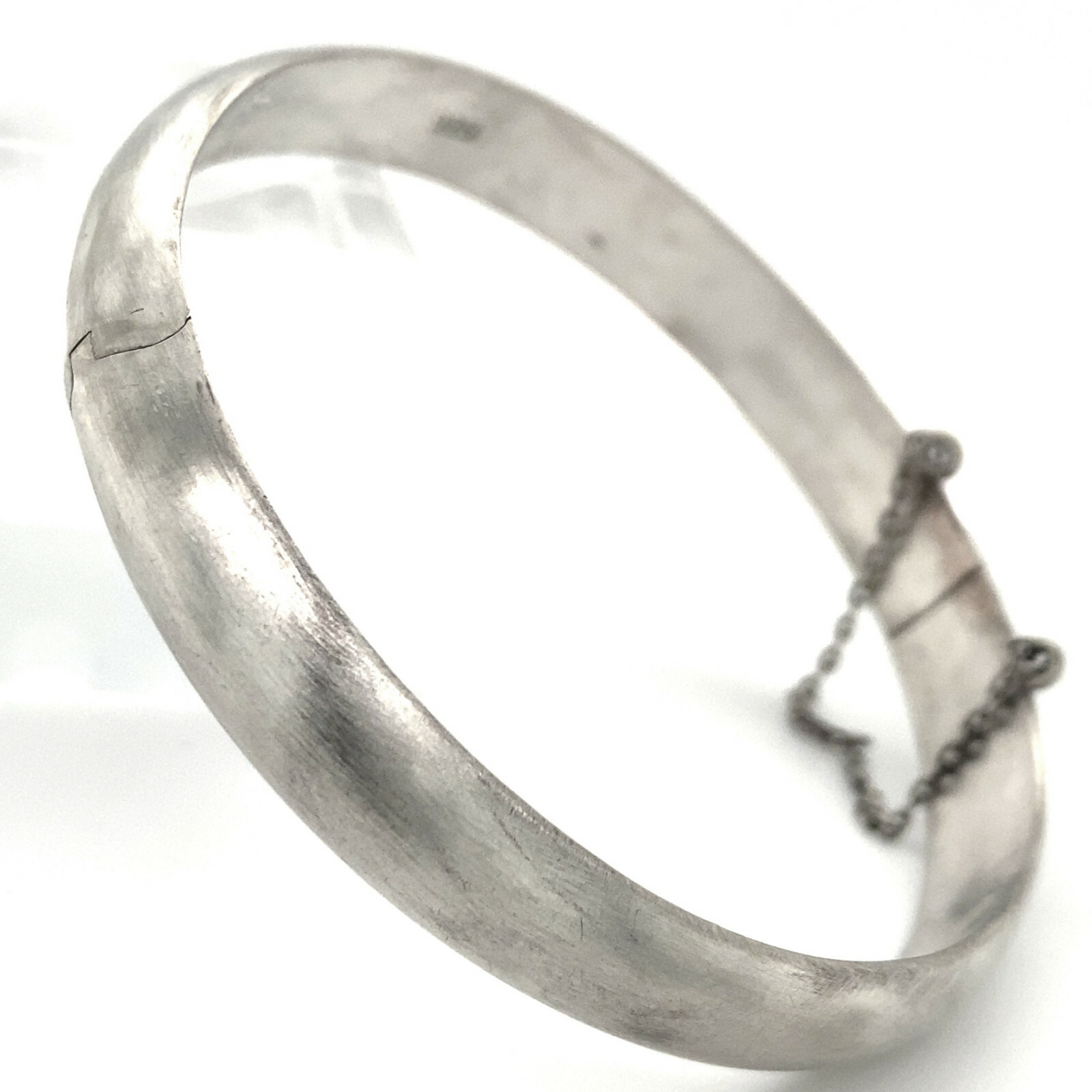 7″ Satin-Finished Sterling Silver Hinged Bangle w Safety Chain, 9mm Width & 11g