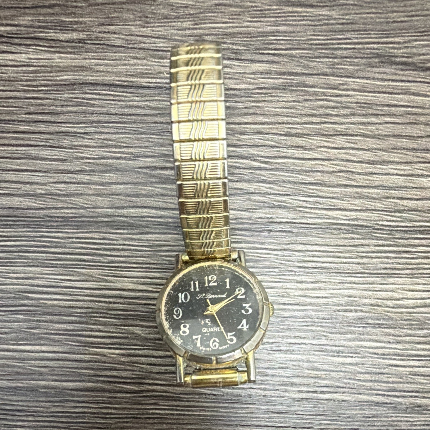 St. Bernard Vintage Quartz Analog Watch Black Dial Gold Tone Bracelet 23.9mm