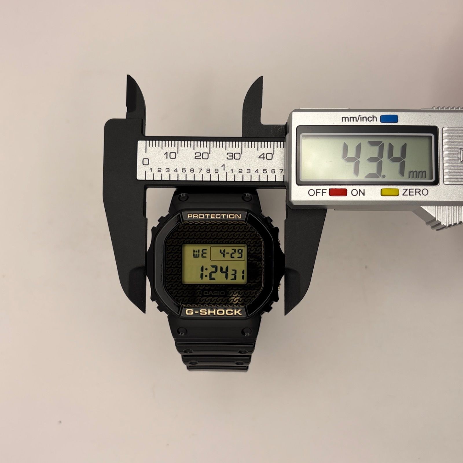 (T844) Normal Operation CASIO G SHOCK 5600 SERIES CARBON CORE GUARD Custom Set D