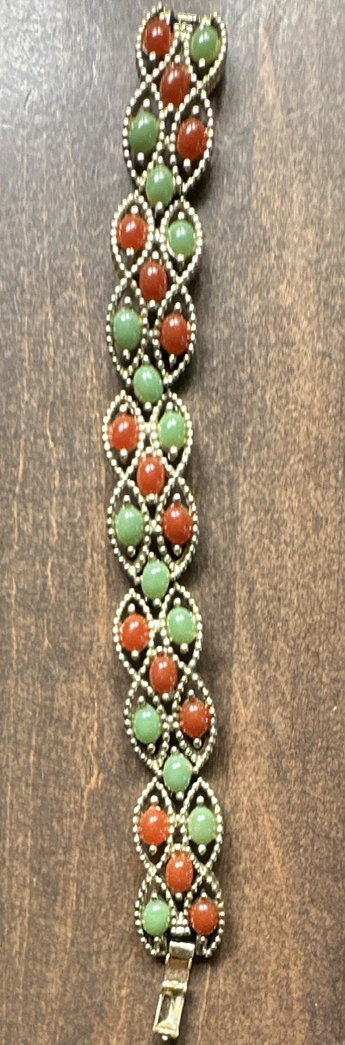 Sarah Coventry Signed Gold Tone Link Bracelet Green/Orange Cabochons Fold Over