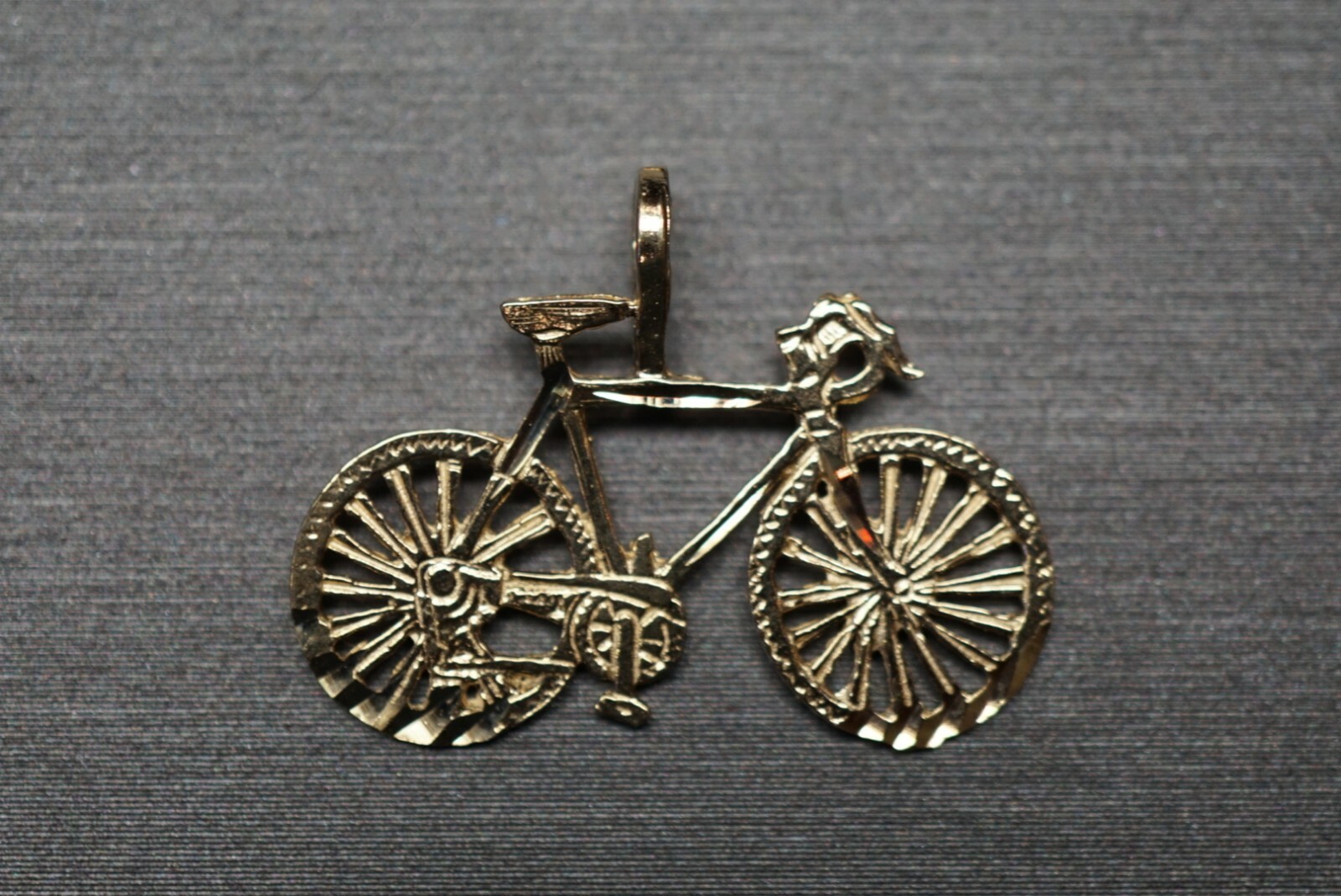 14K Solid Yellow Gold 0.6″ Diamond Cut Bicycle Charm Pendant.