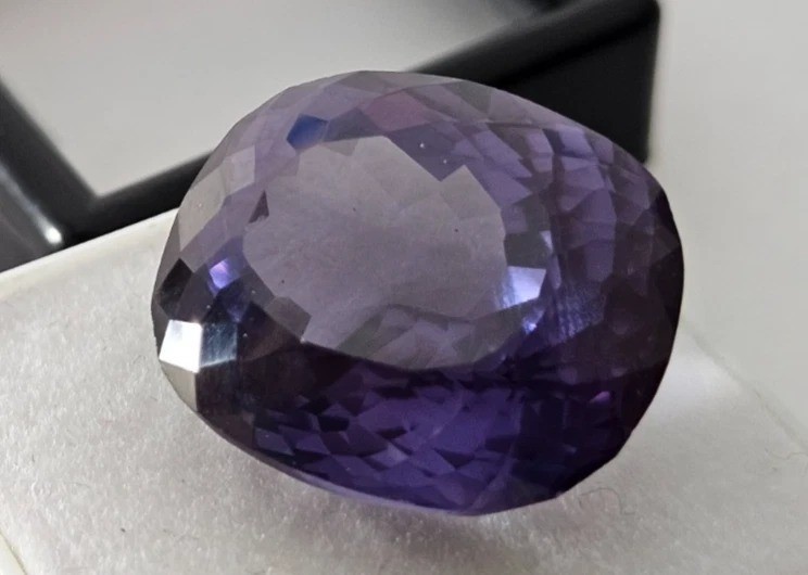Sparkling Alexandrite Cushion Cut 21-23 Ct For Jewelry Making EGL Loose Gemstone