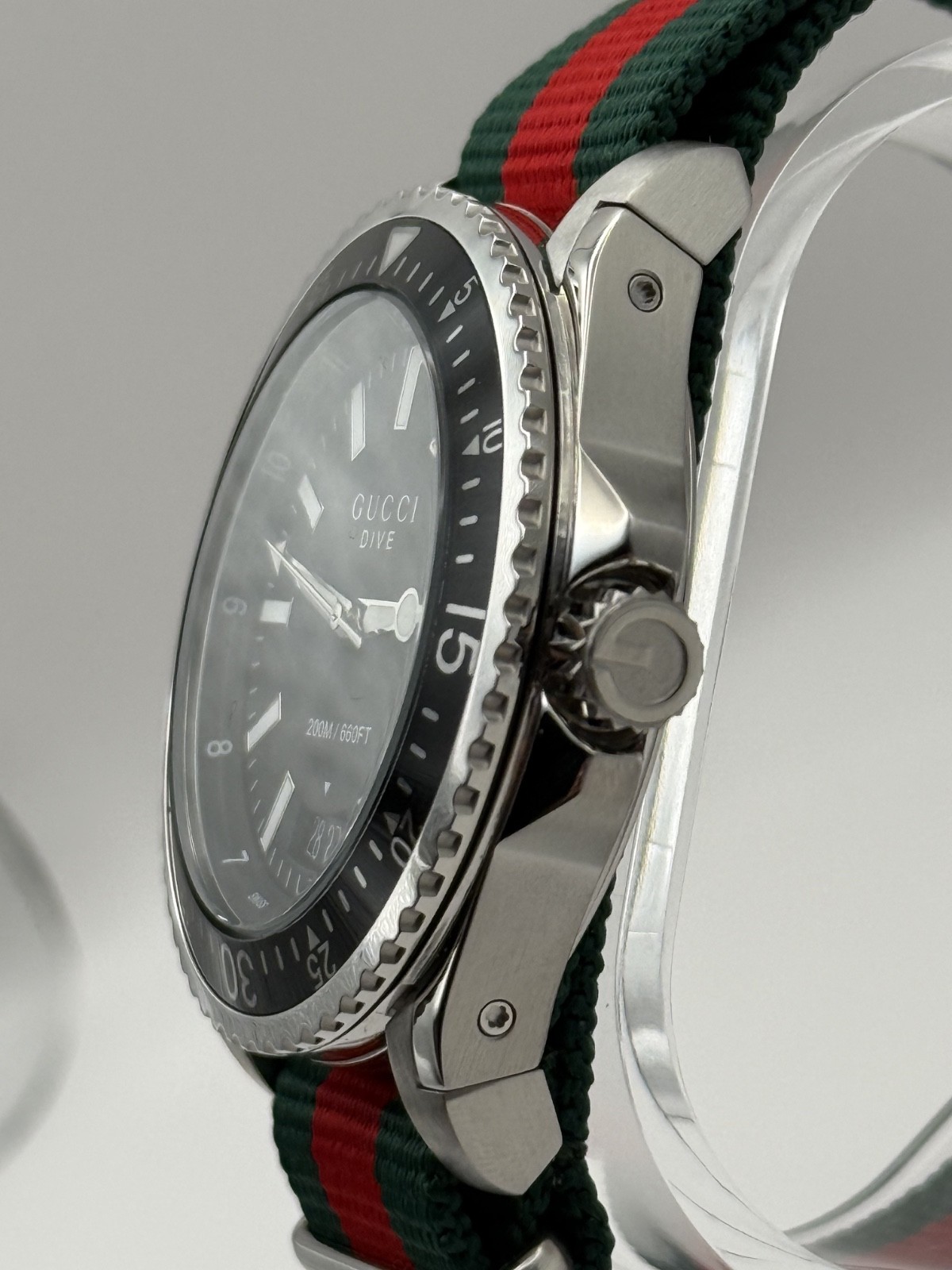 Gucci Dive YA136206 Men’s Watch – Red/Green