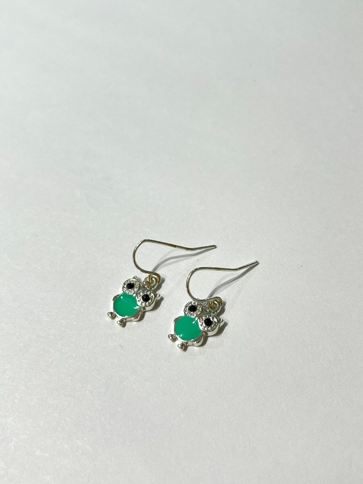Green Turtle Silver Tone Dangle Earrings Pair