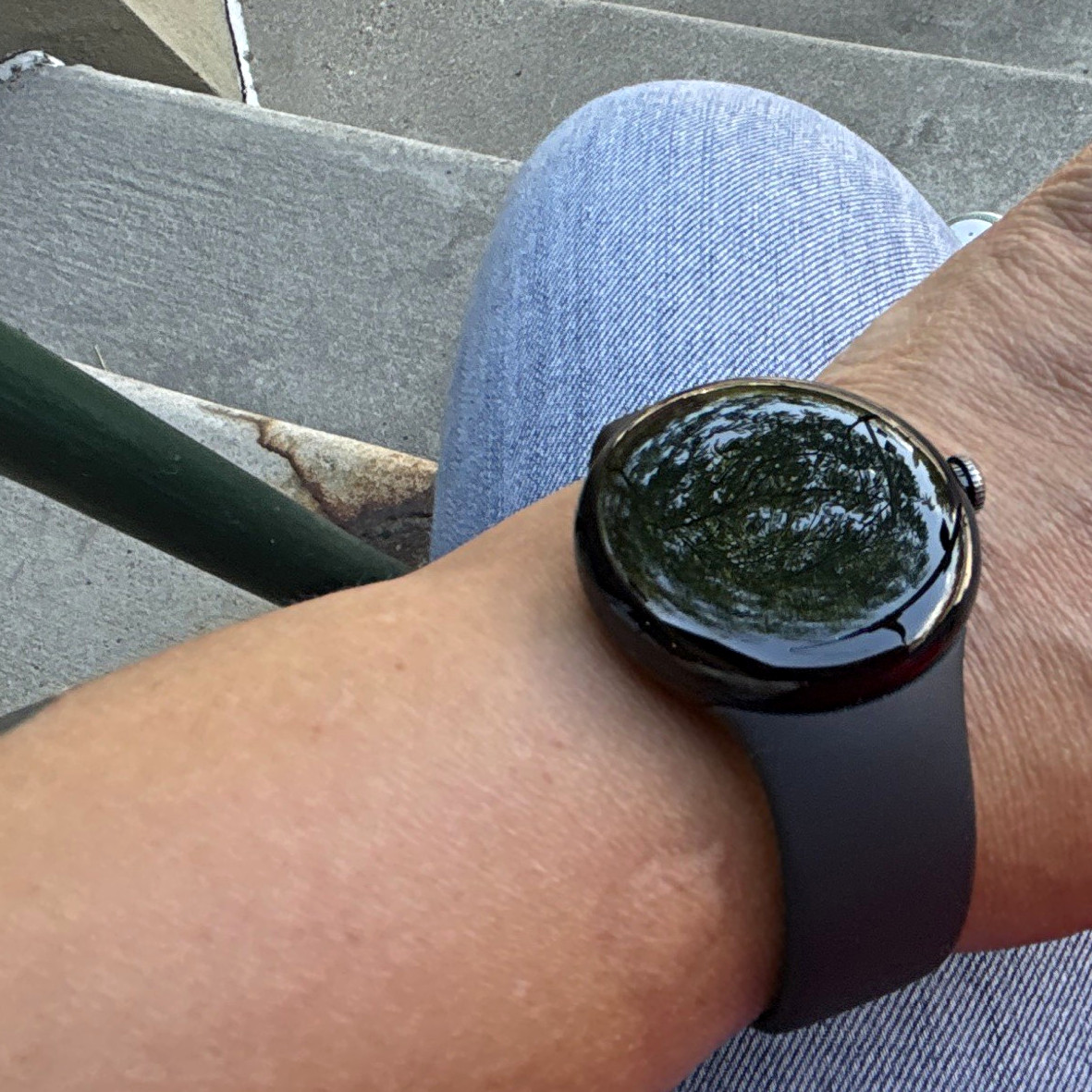 Digital Touchscreen Wristwatch Round Black Plastic Case Rubber Band Casual