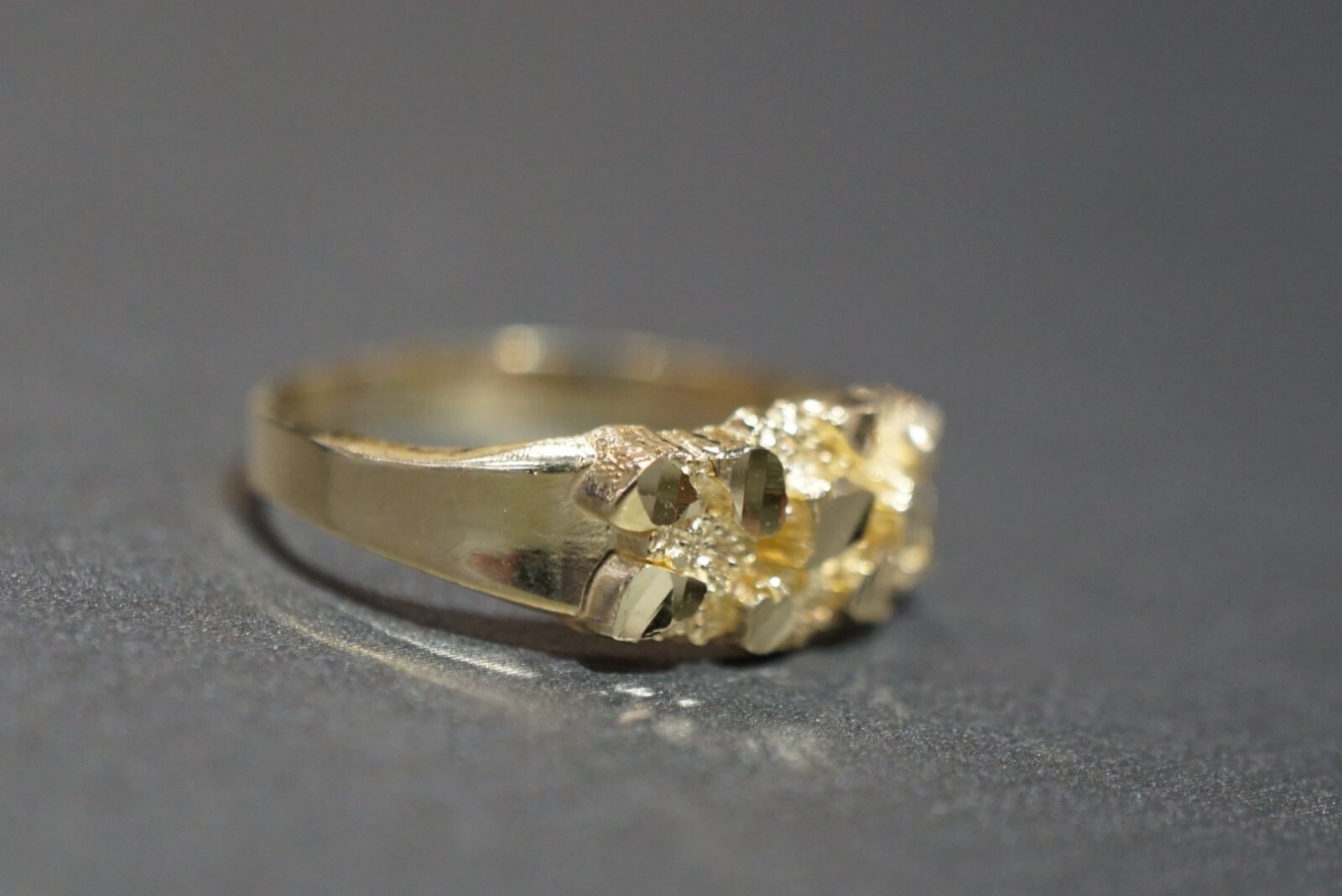 10K Solid Yellow Gold 6.8MM Diamond Cut Men Women Children Nugget Ring. Size 6
