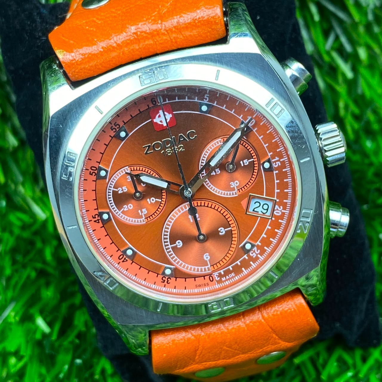 Rare Zodiac Desert Master Z07010 Quartz Orange Dial Chronograph Leather Watch