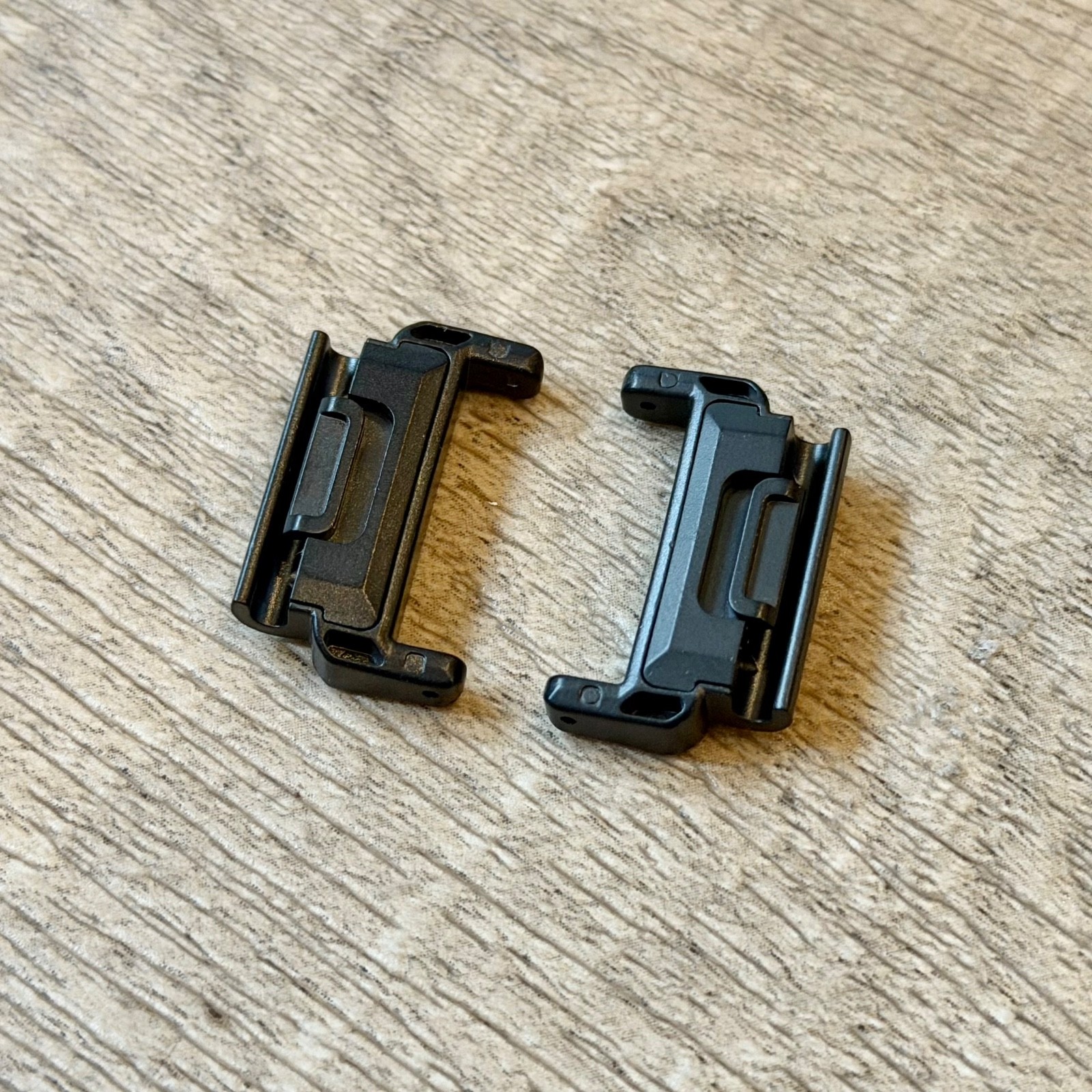 22mm Quick Fit Connectors for Garmin Watch Black Stainless Steel Strap Adapters