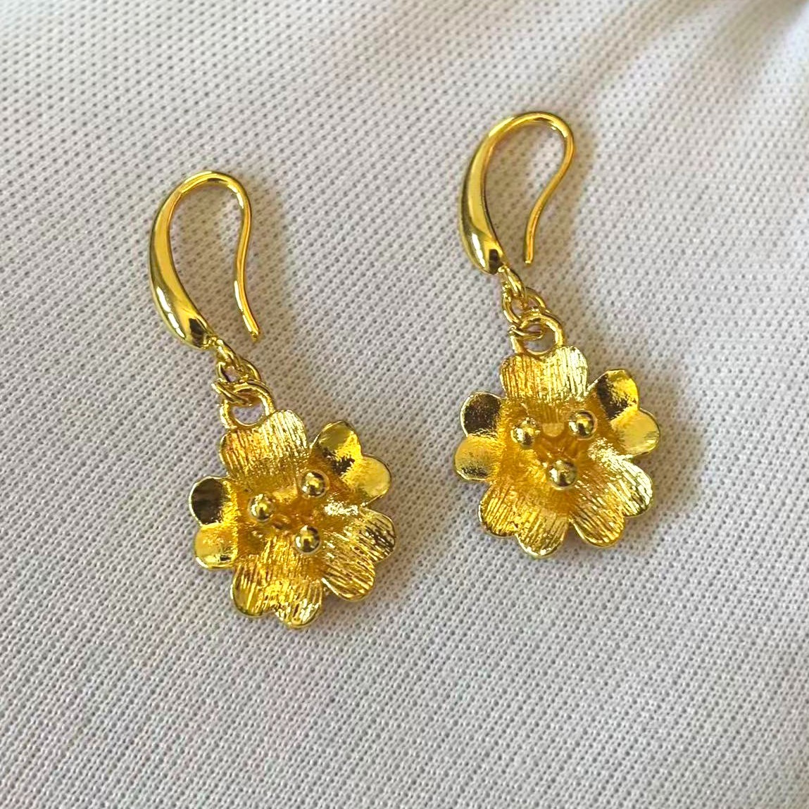 Flower Drop Dangle Earrings Gold-plated? (NOT SURE) No Mark
