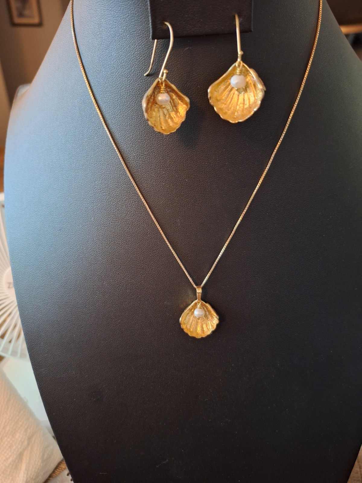 Vin 18″ 925 RL Israel Shell Shaped Necklace and Pierced Earrings. Chain – Italy