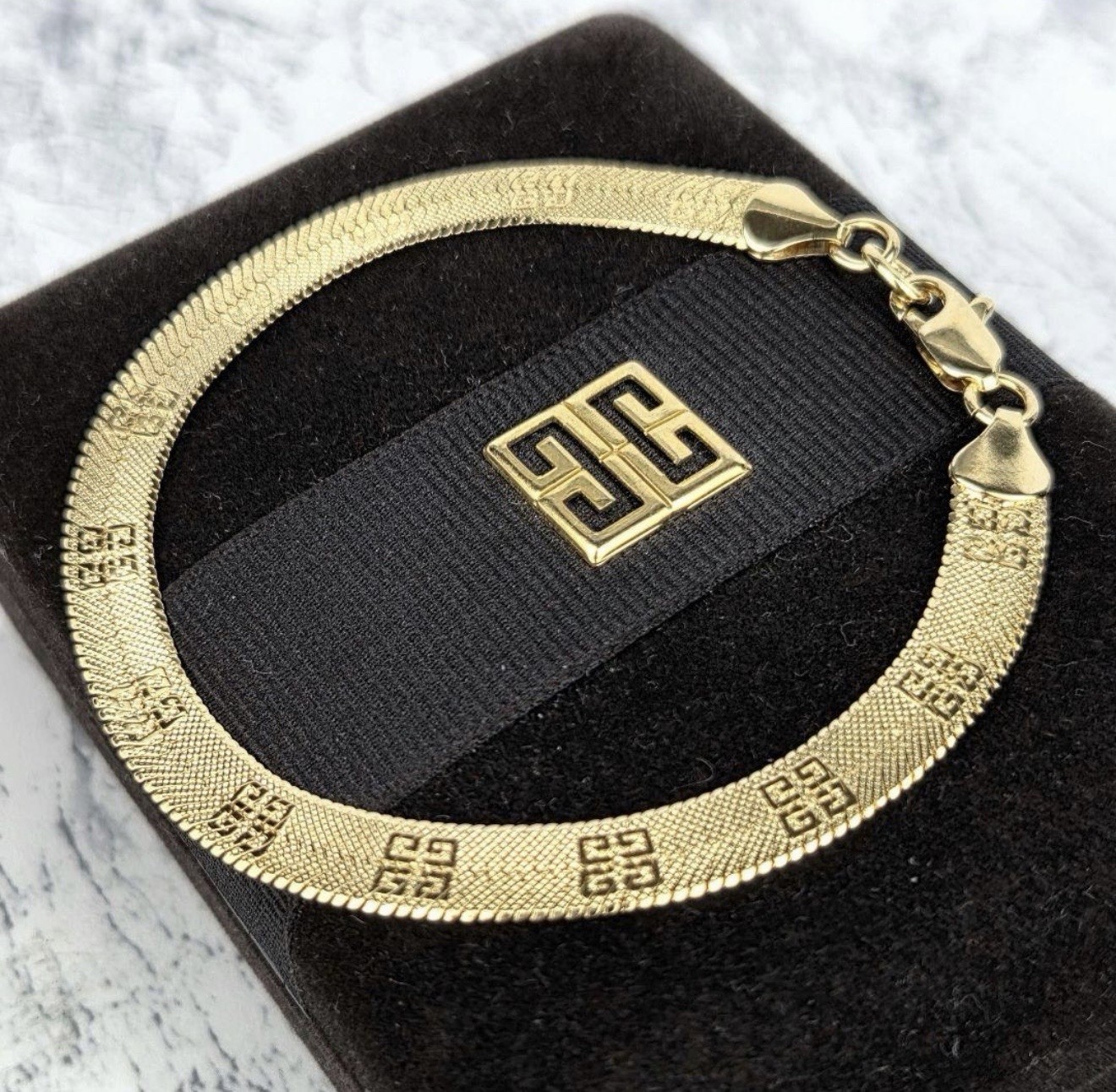 Auth Vintage GIVENCHY 4G Logo Flat Herringbone Chain Bracelet Gold Plated Luxury