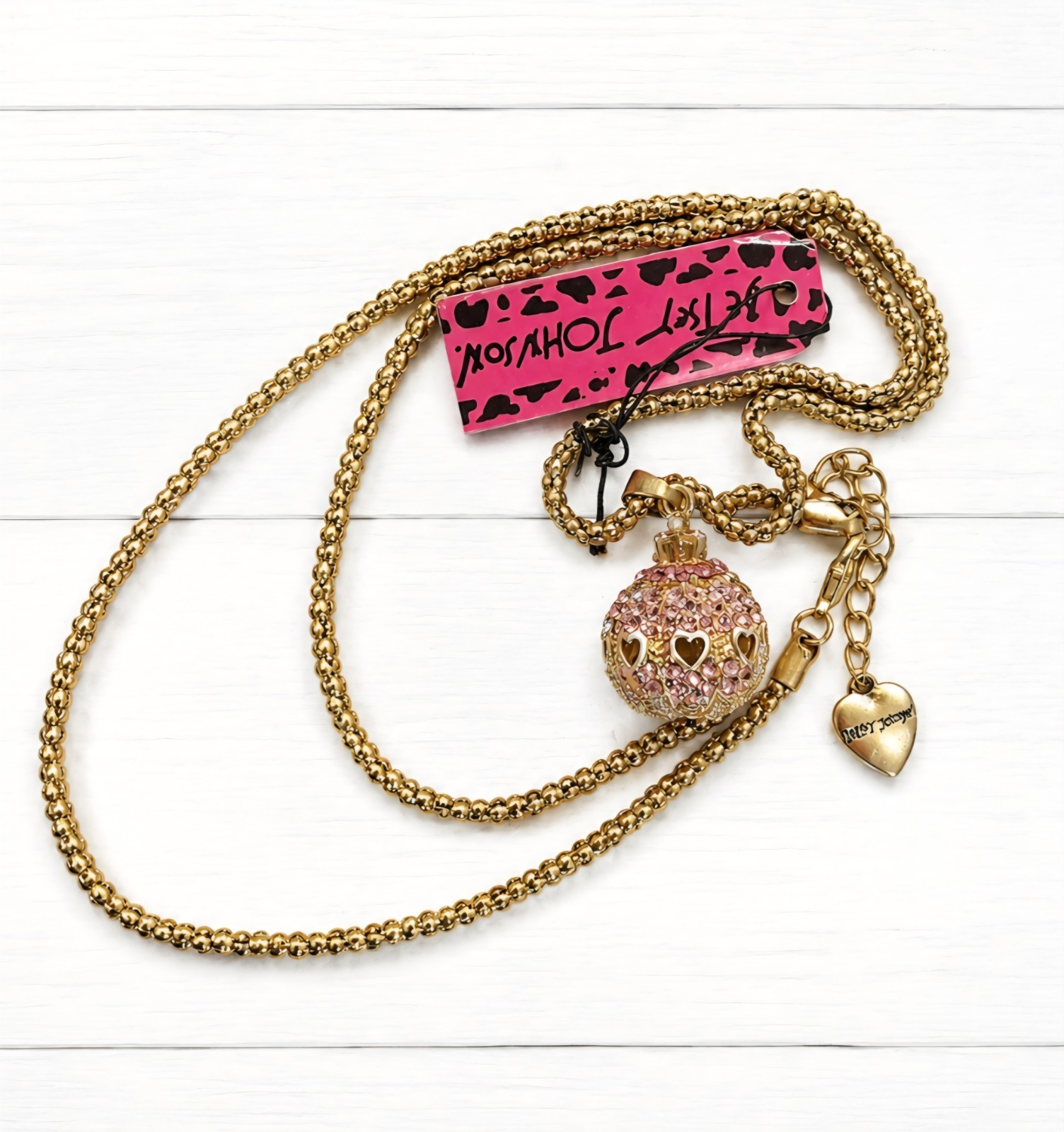 Vintage Betsey Johnson Gold Tone Pink Crystal Hearts Necklace 28″