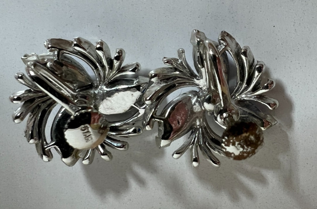 STAR – Silvertone and Blue Rhinestone Screw back Earrings – vintage undated